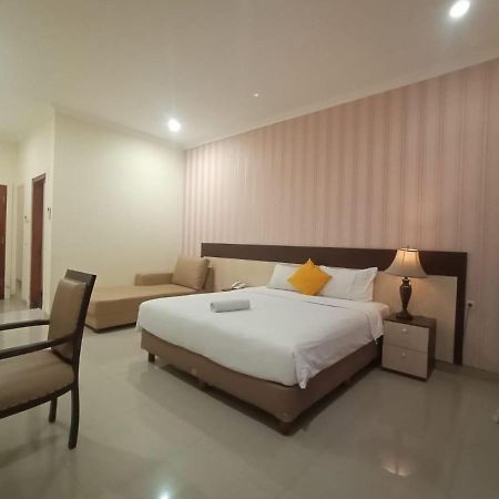 Oyo 90473 Gowin Hotel Kuta Lombok Eksteriør billede