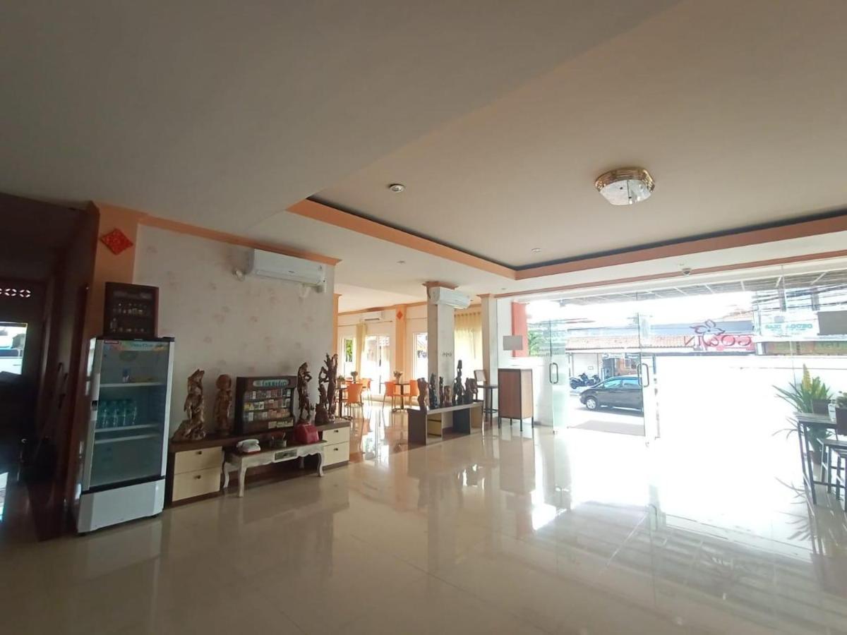 Oyo 90473 Gowin Hotel Kuta Lombok Eksteriør billede