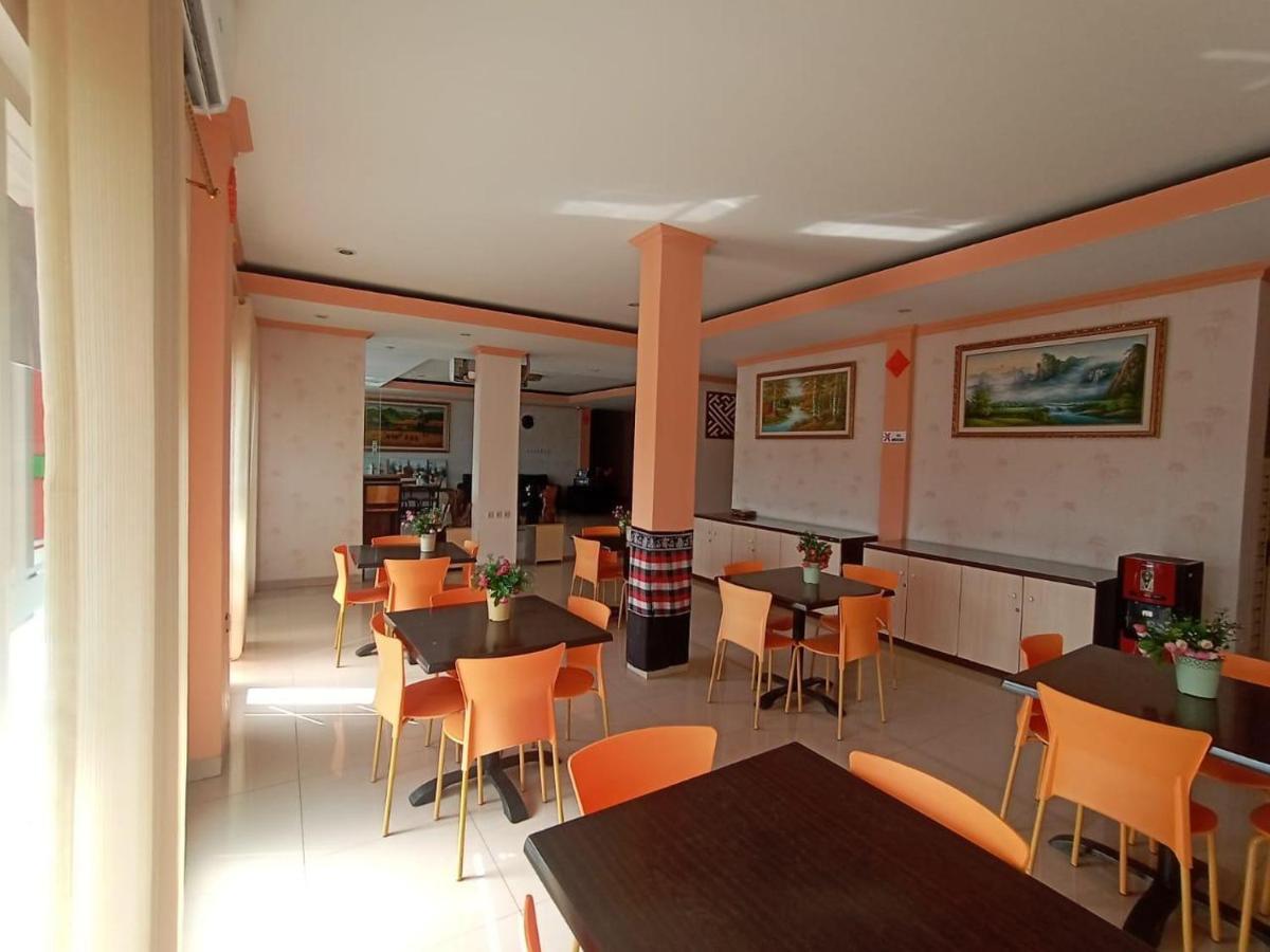 Oyo 90473 Gowin Hotel Kuta Lombok Eksteriør billede