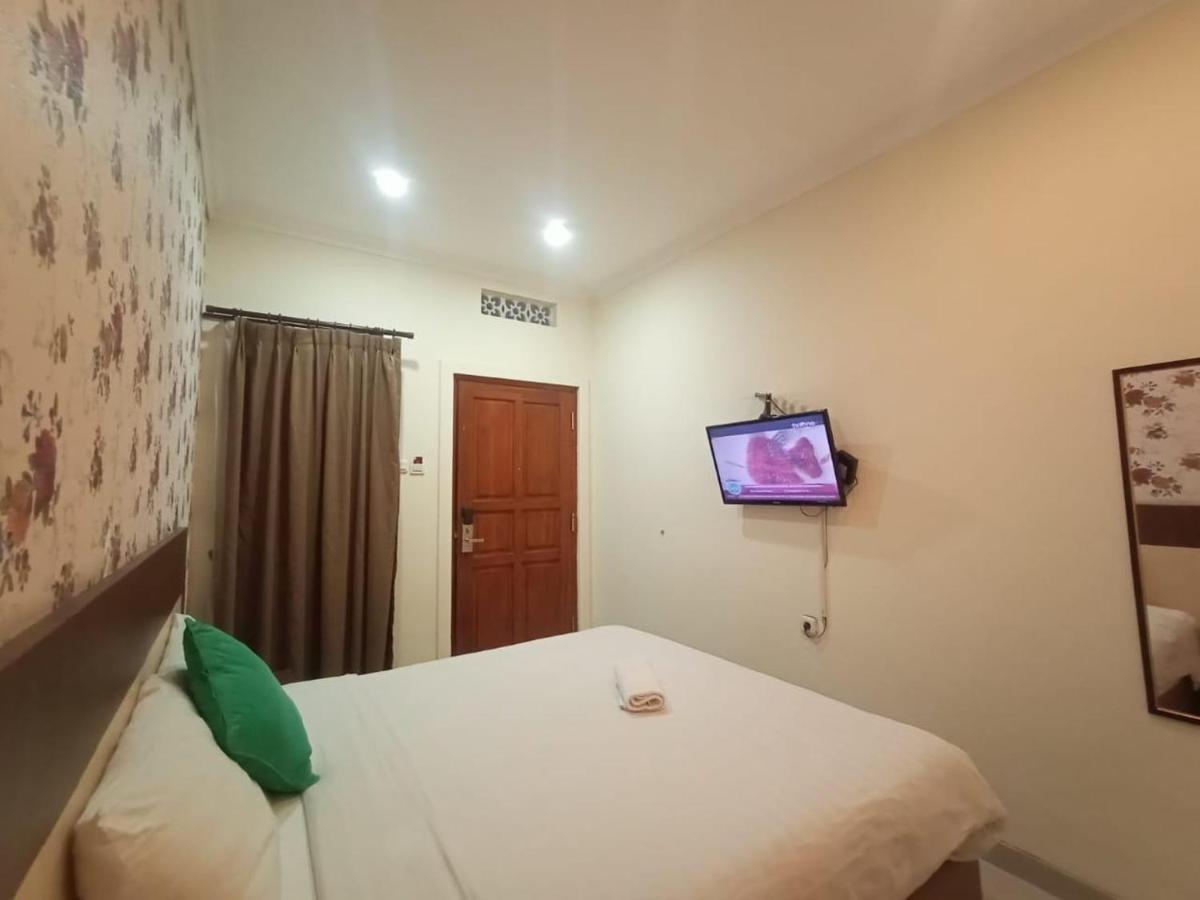 Oyo 90473 Gowin Hotel Kuta Lombok Eksteriør billede