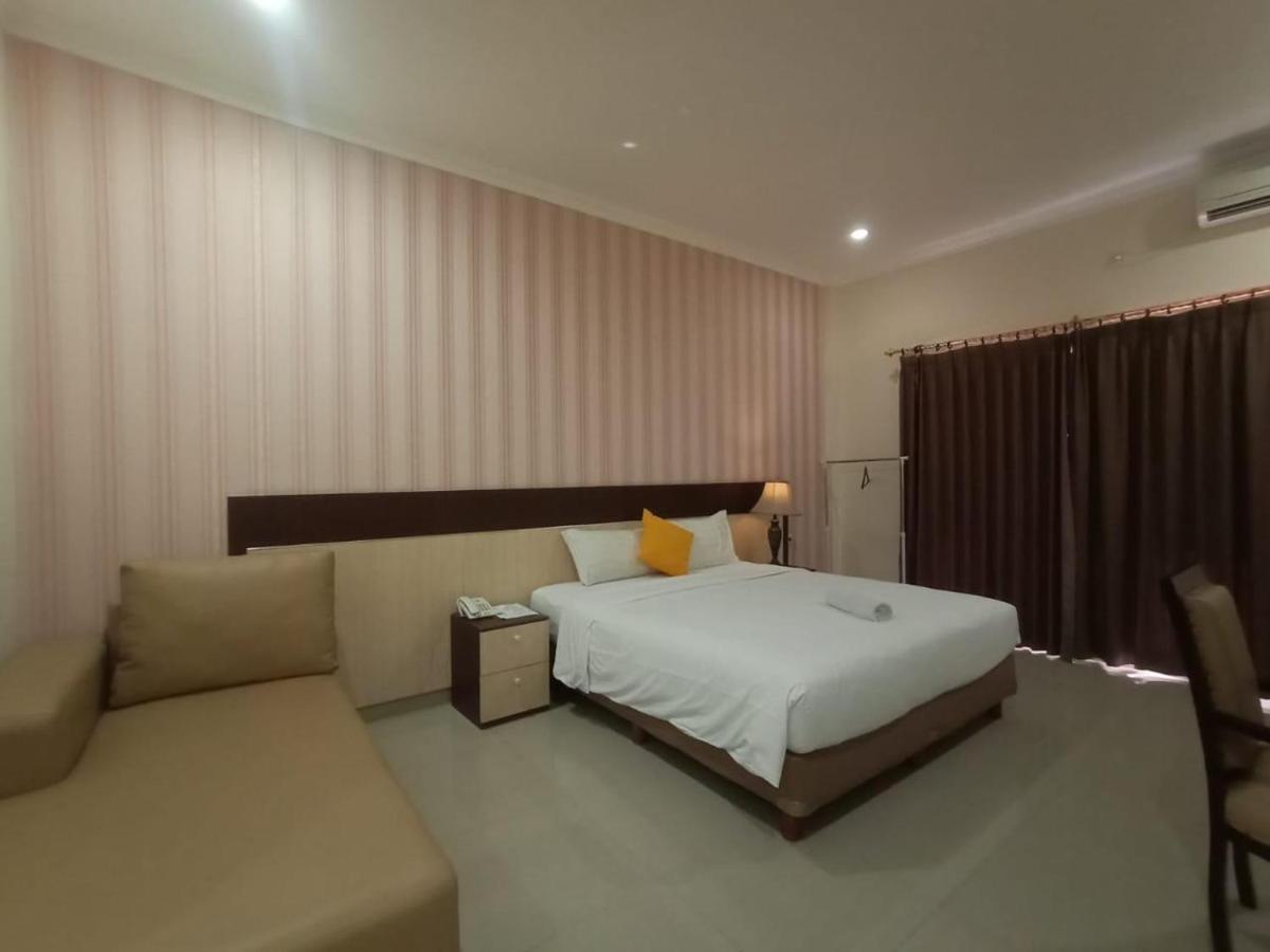 Oyo 90473 Gowin Hotel Kuta Lombok Eksteriør billede