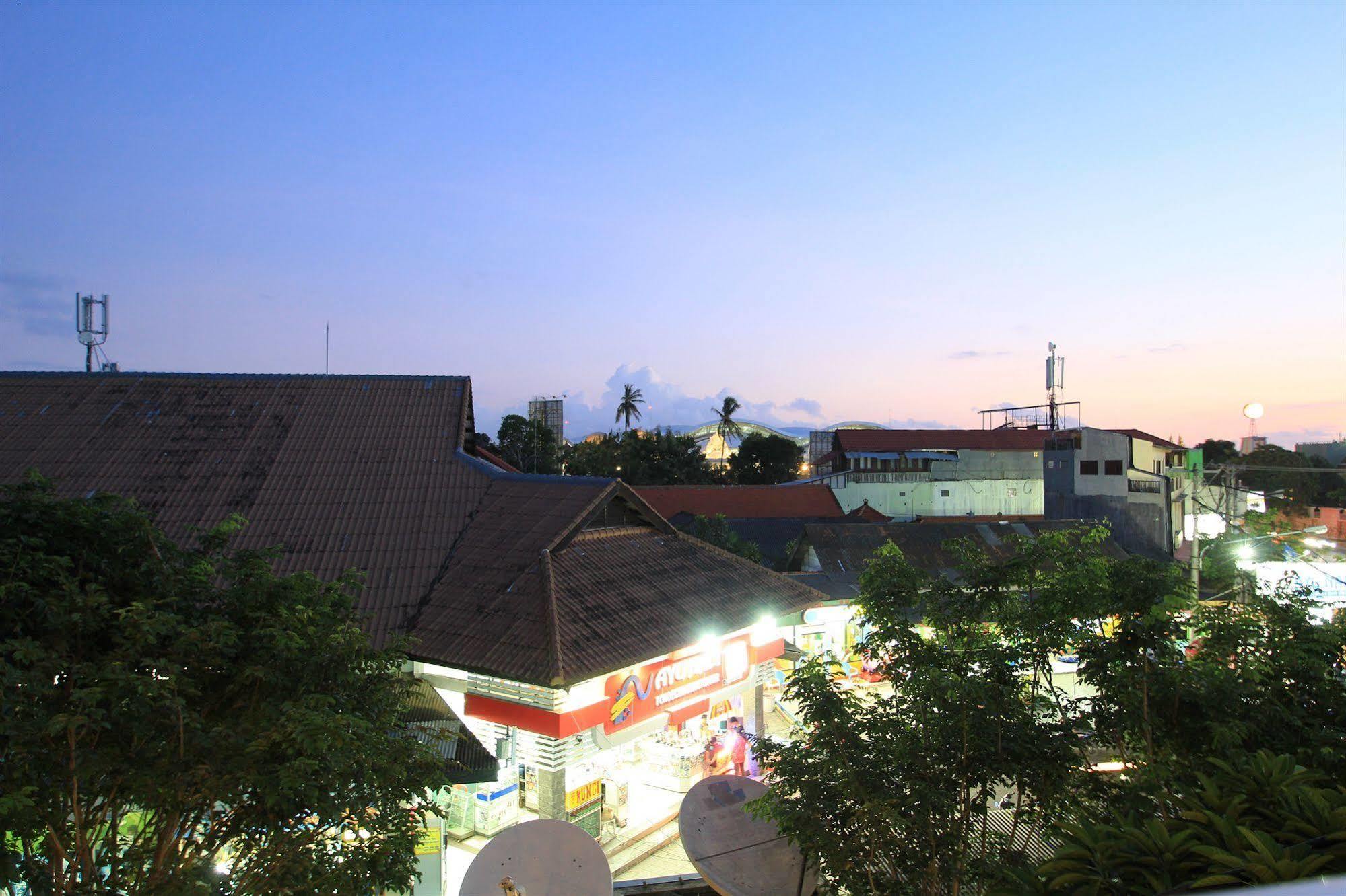 Oyo 90473 Gowin Hotel Kuta Lombok Eksteriør billede