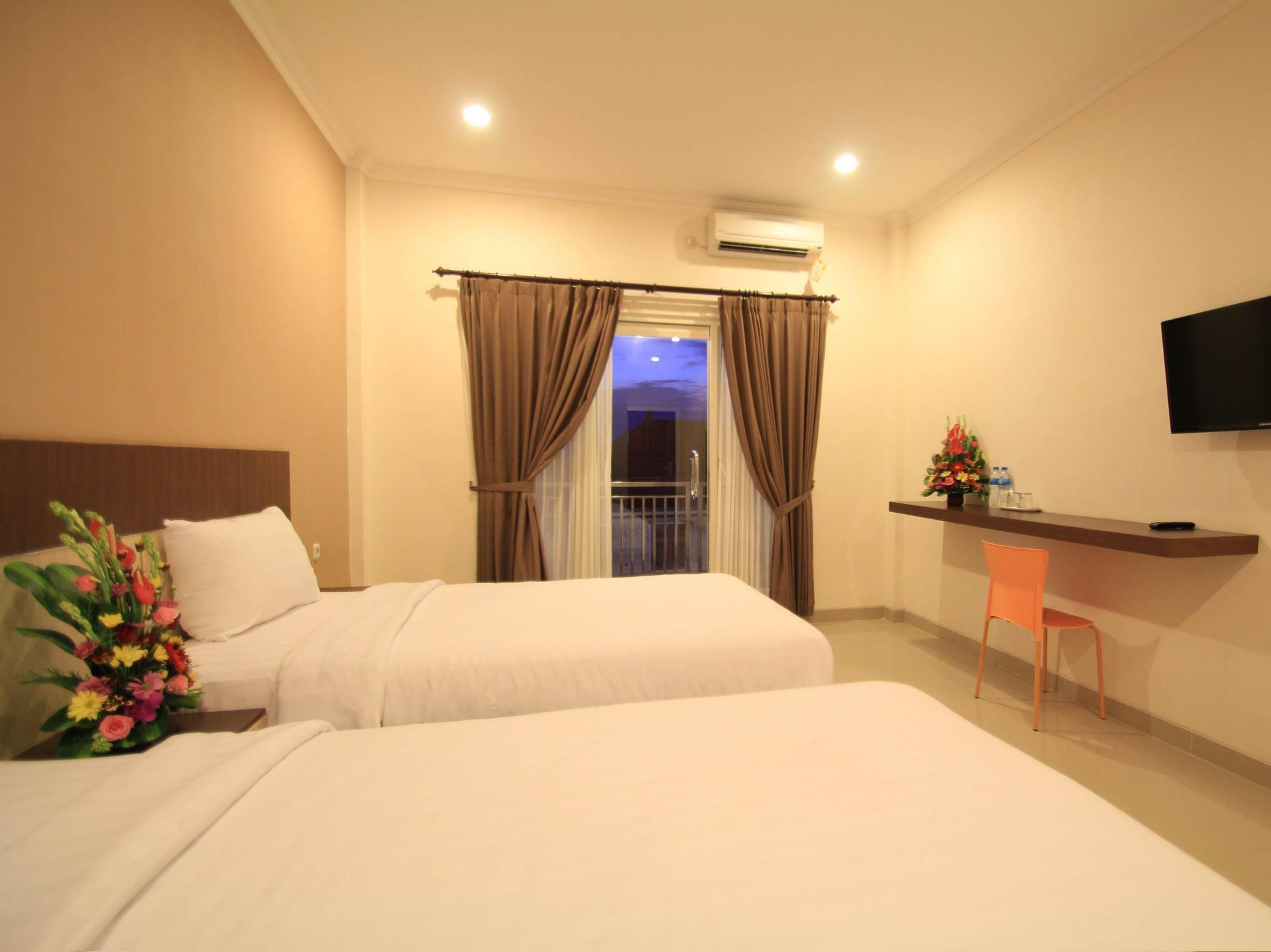 Oyo 90473 Gowin Hotel Kuta Lombok Eksteriør billede